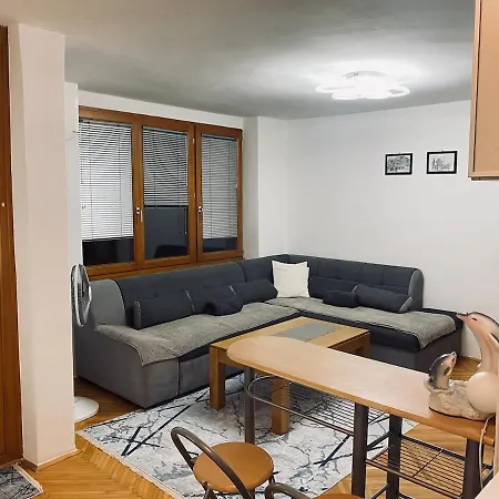 Attractive Near The Center Apartment *